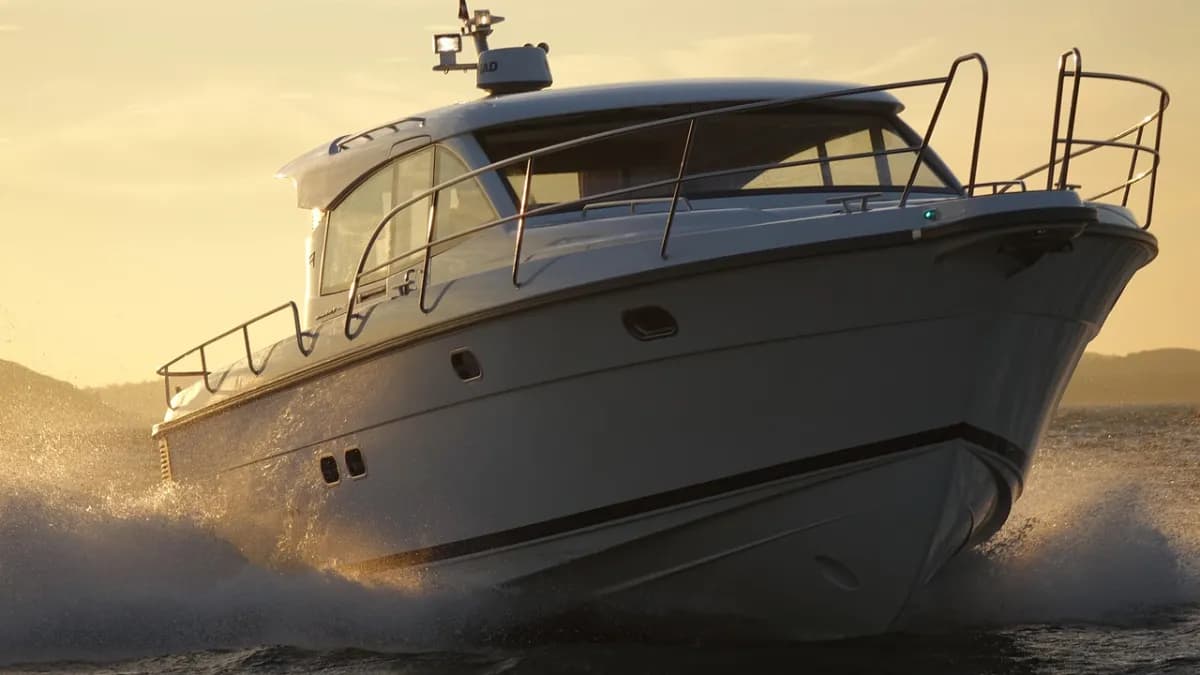 Yacht buying & chartering